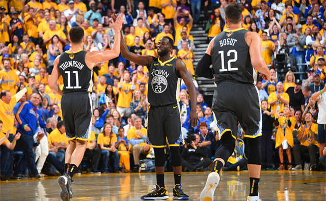 都必须经受 都必须经受